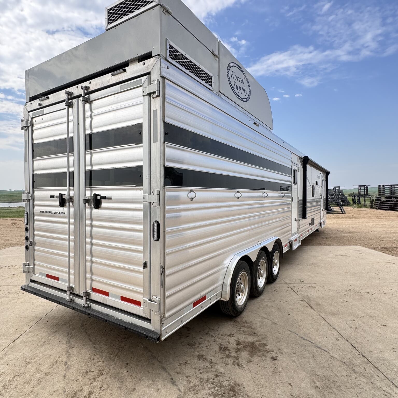 Trailer Photo 3