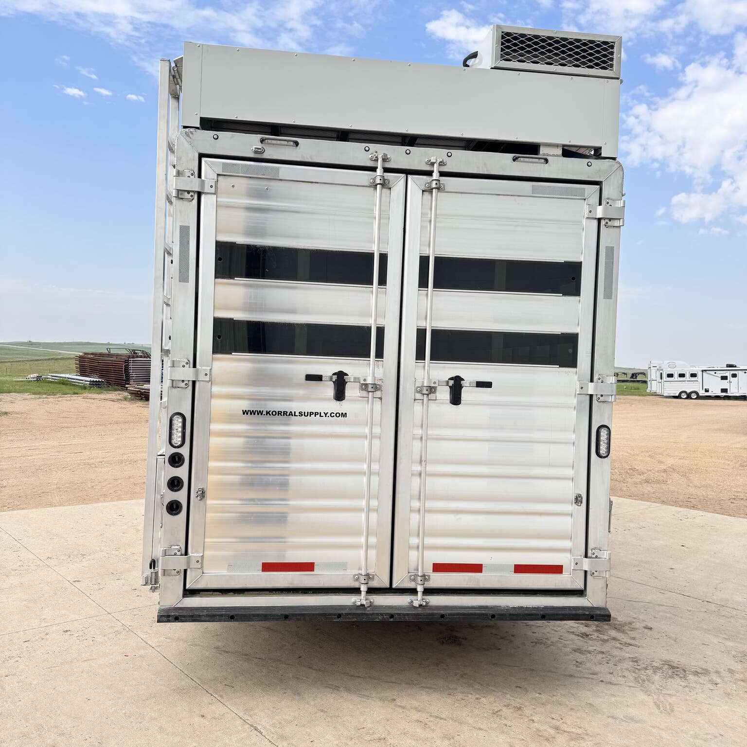 Trailer Photo 24