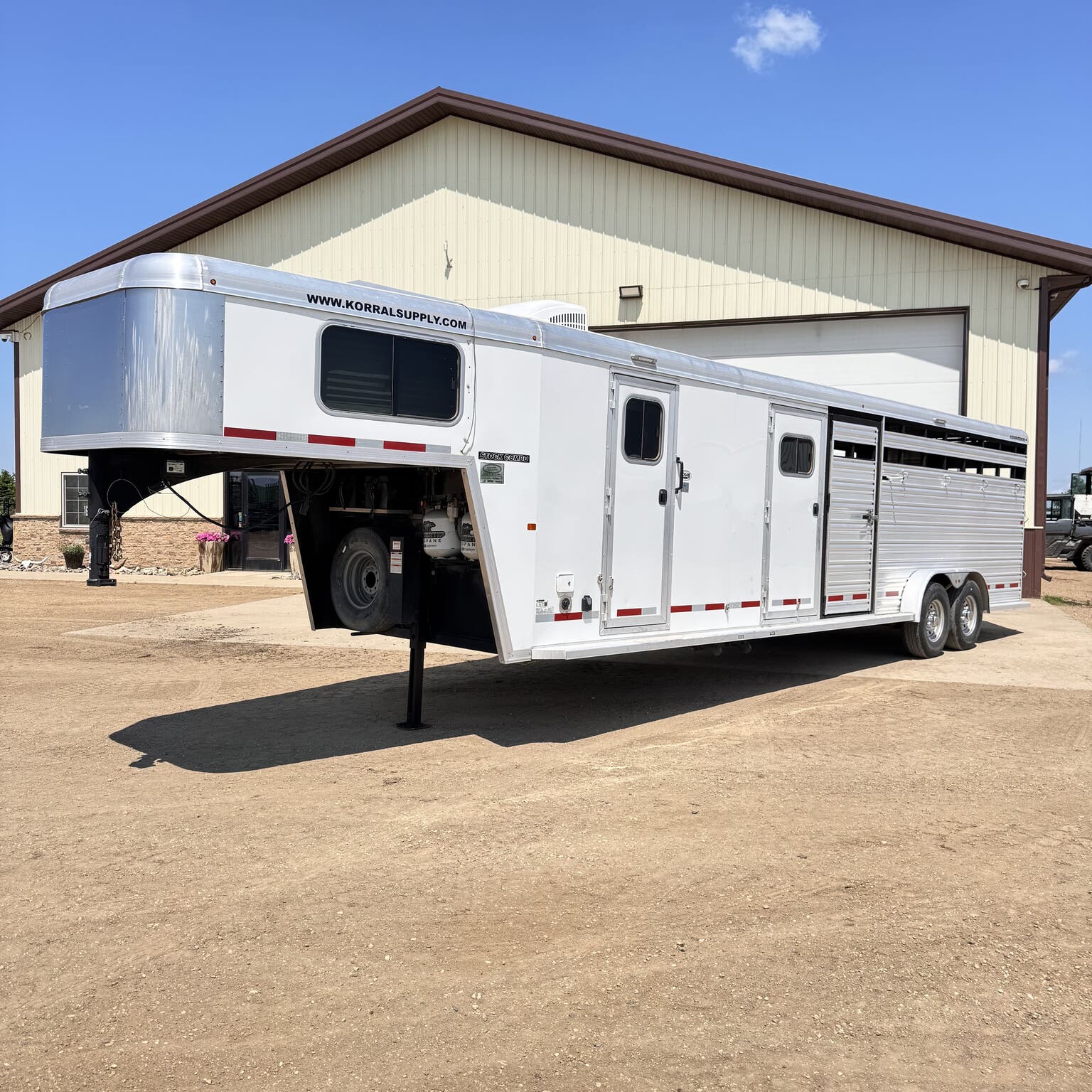 Trailer Photo 1