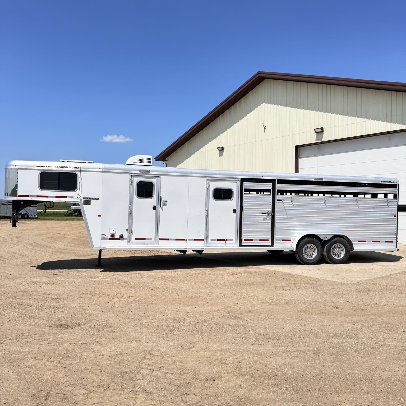 Trailer Photo 2