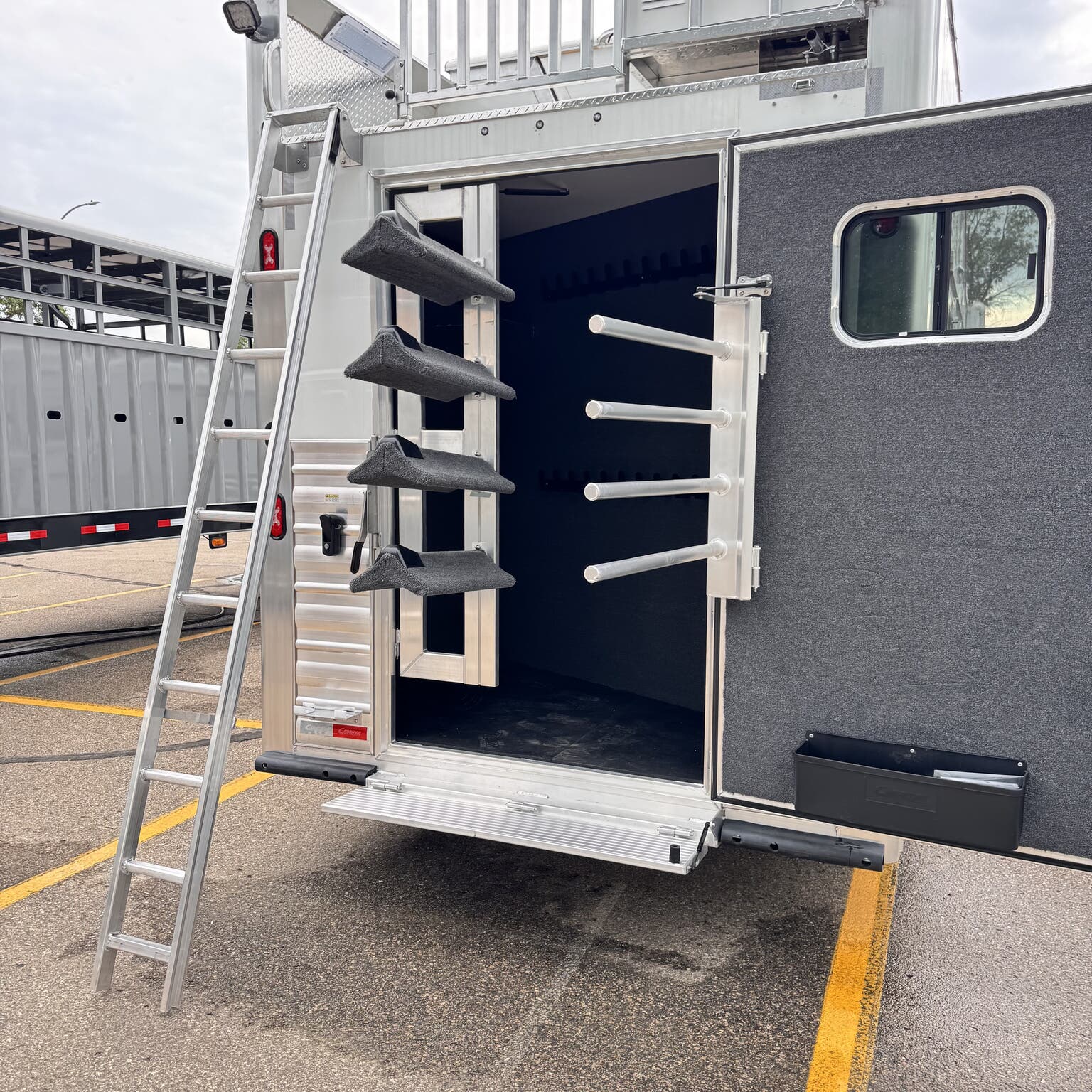 Trailer Photo 19