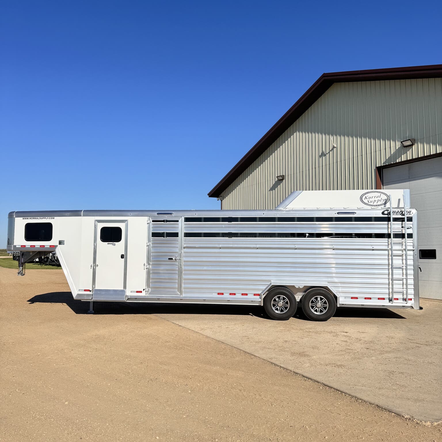 Trailer Photo 8