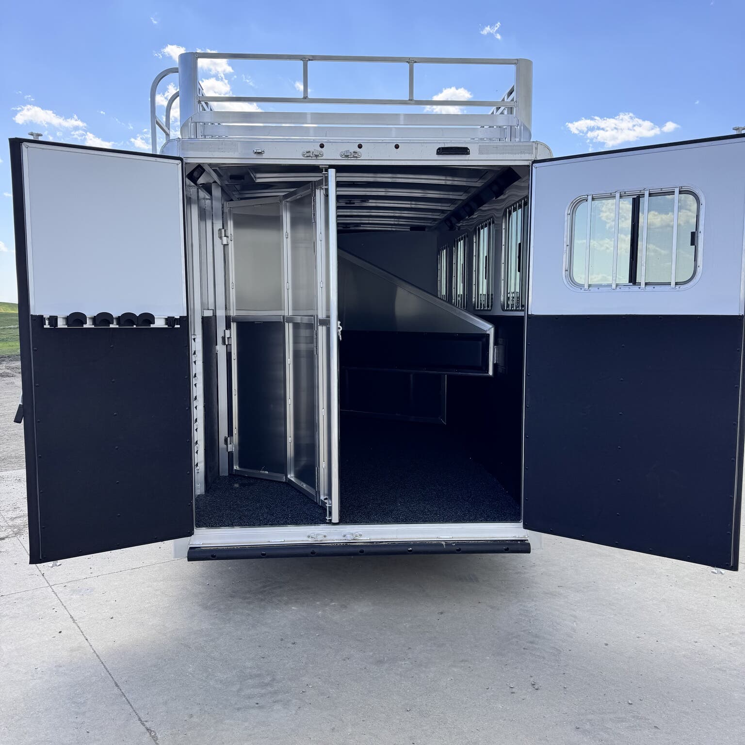 Trailer Photo 15