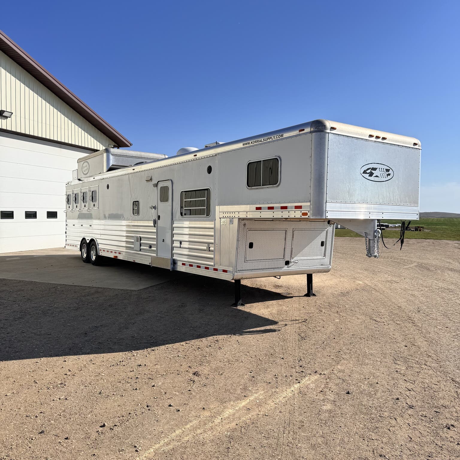 Trailer Photo 1