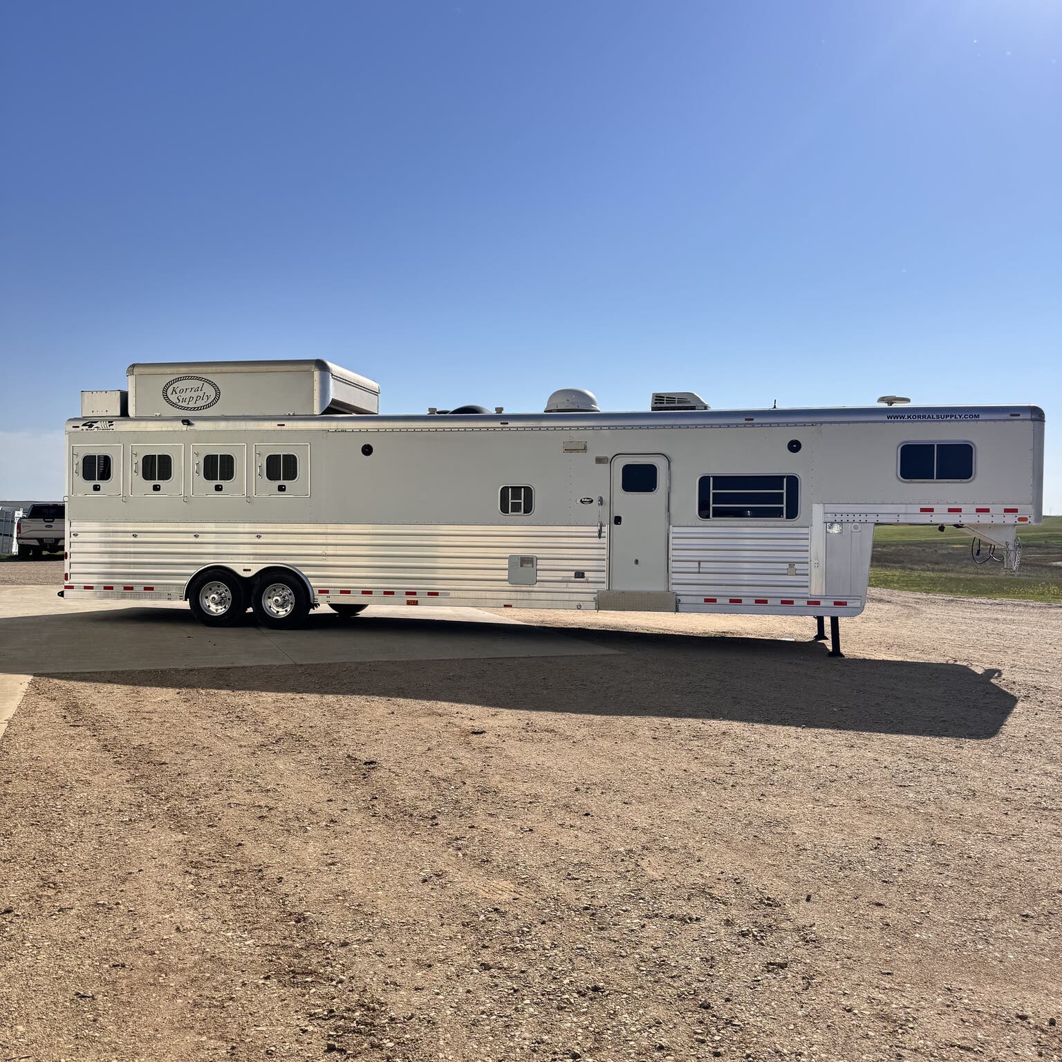 Trailer Photo 2