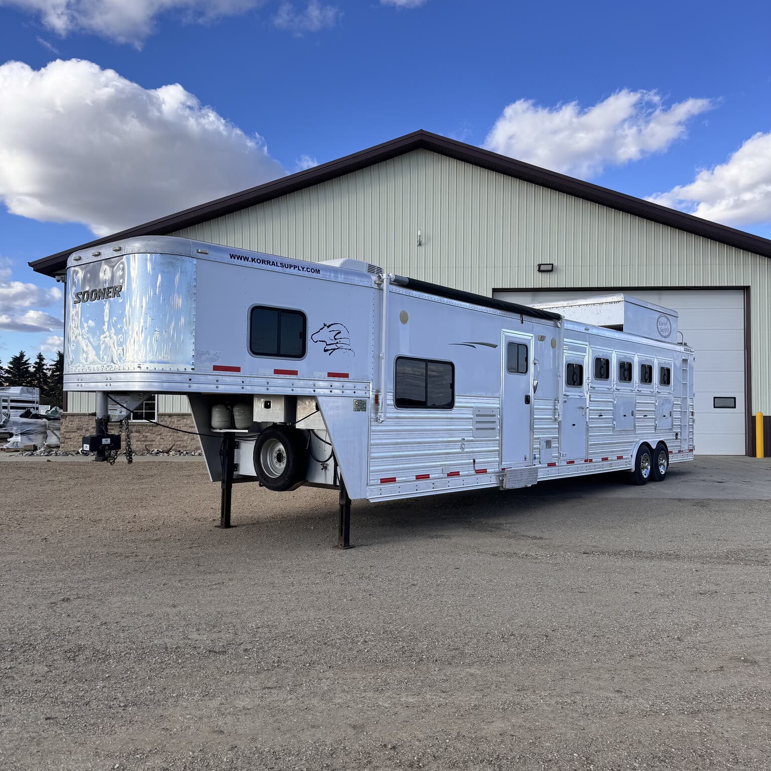 Trailer Photo 1