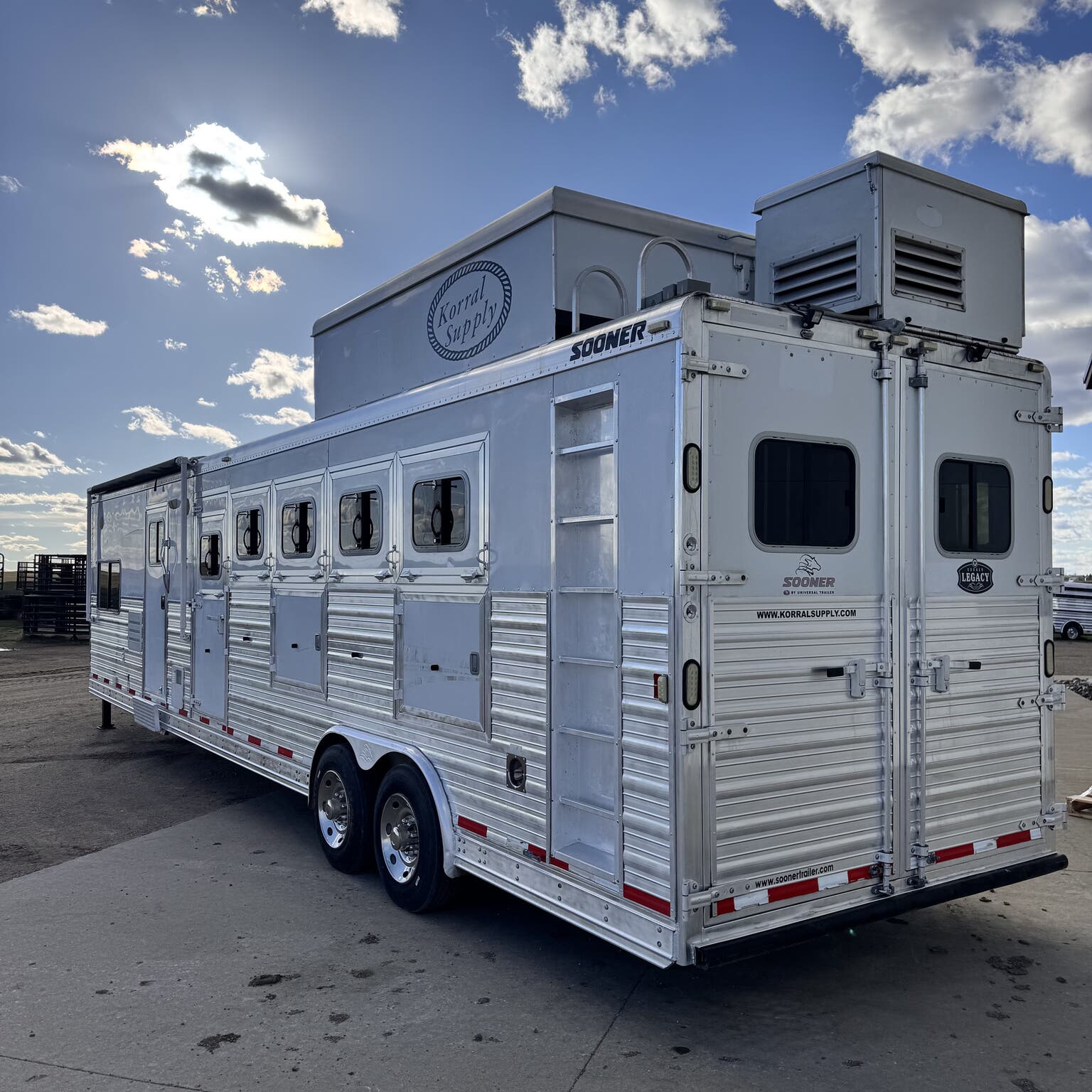 Trailer Photo 3
