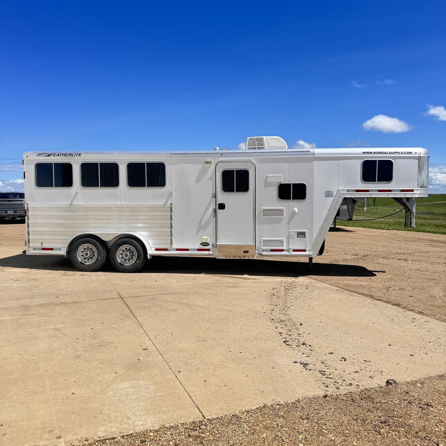 Trailer Photo 2