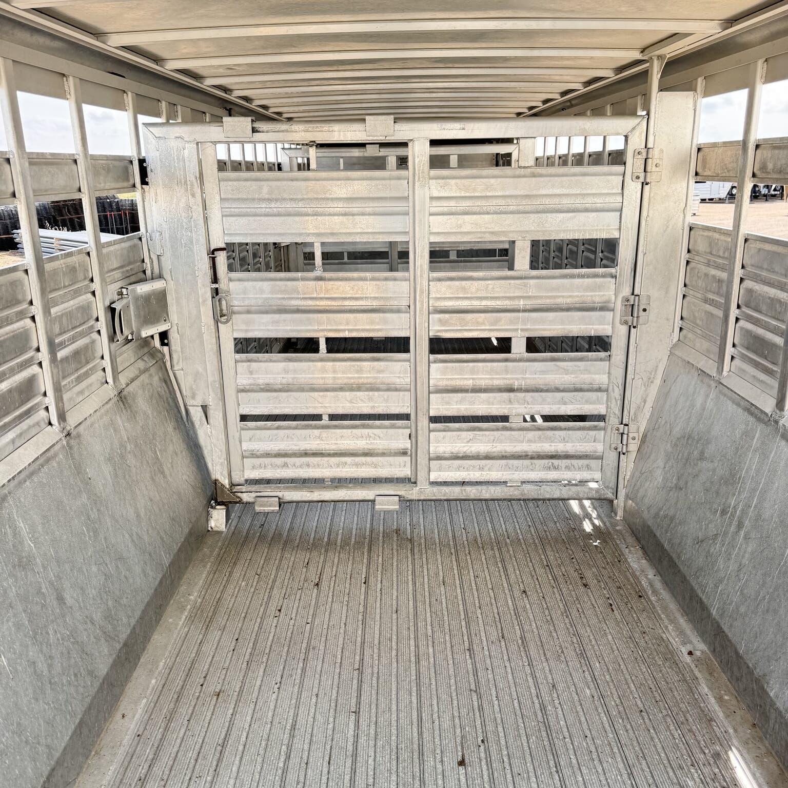 Trailer Photo 14