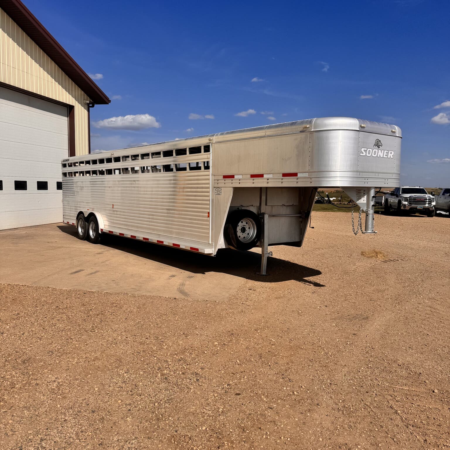 2016 Sooner SR7628 Livestock Trailer 28ft w/ Three Compartmen