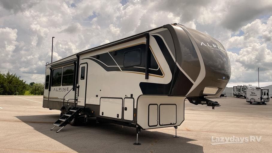2025 Keystone Alpine Avalanche Edition 321RL for Sale in Wilmington, OH