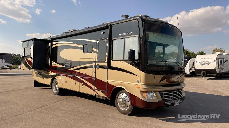 2013 Fleetwood Bounder 33C for Sale in Wilmington, OH