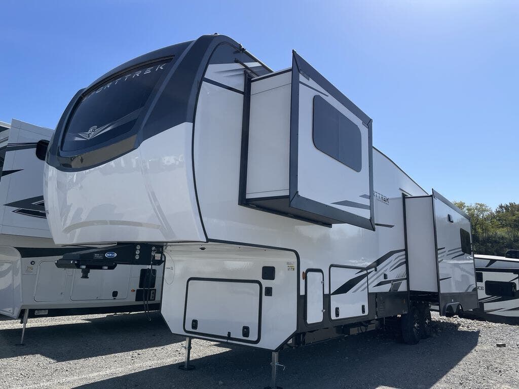 2025 Venture RV SportTrek Touring Edition STTF353VIK 2025 Motorhome