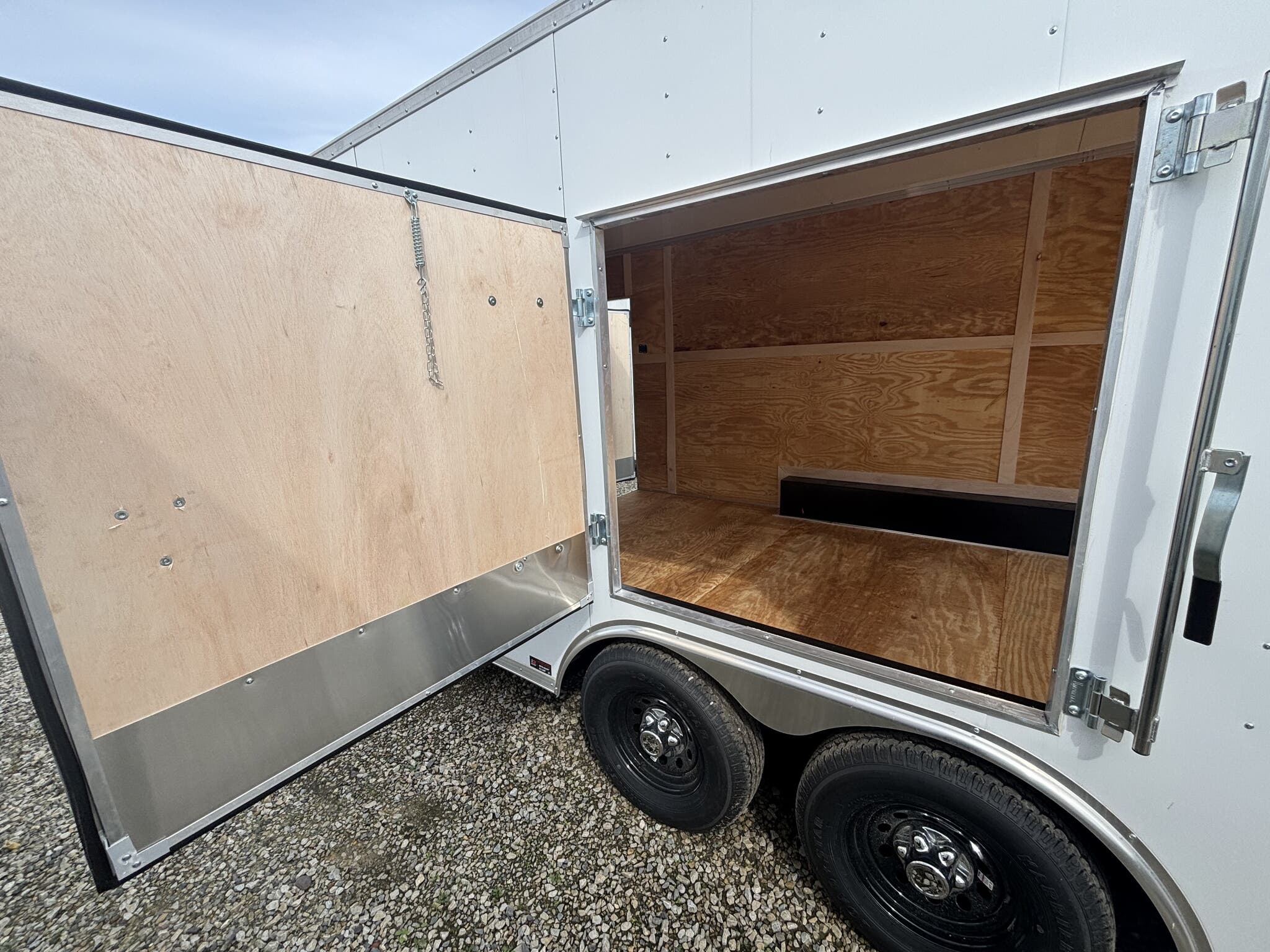 Trailer Photo 12