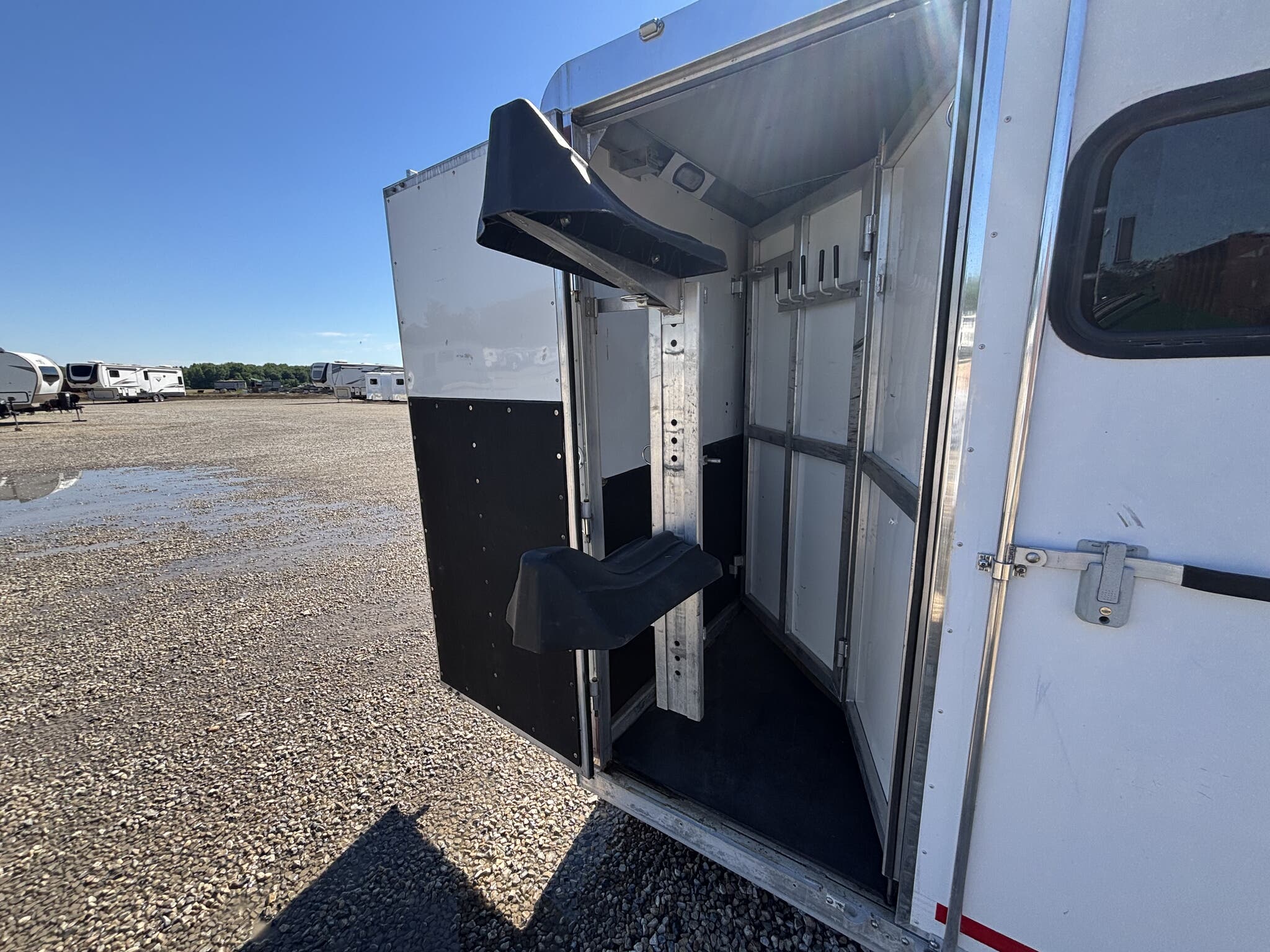 Trailer Photo 17