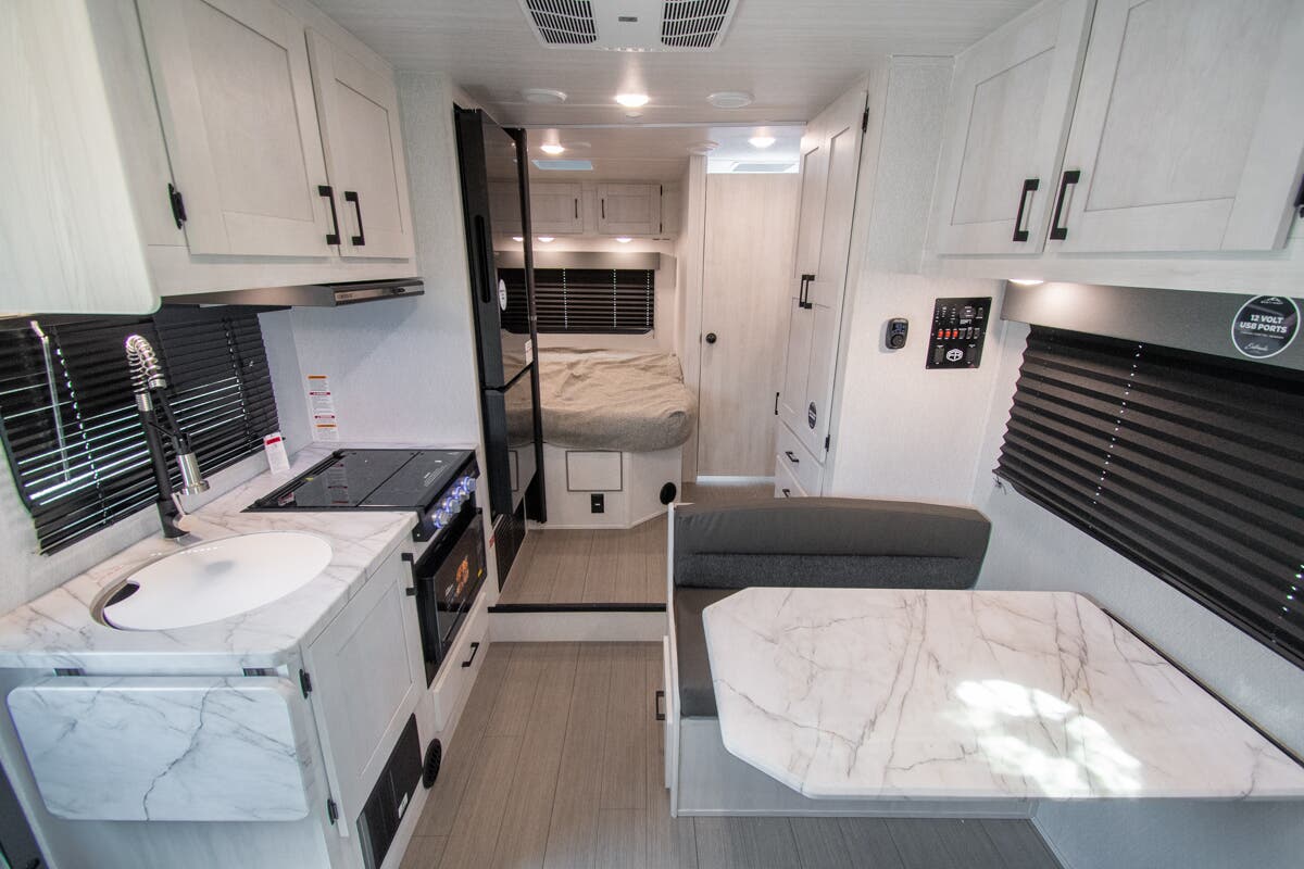 New 2026 EAST TO WEST Entrada 210NSC Motor Home Class C at Blue Compass ...