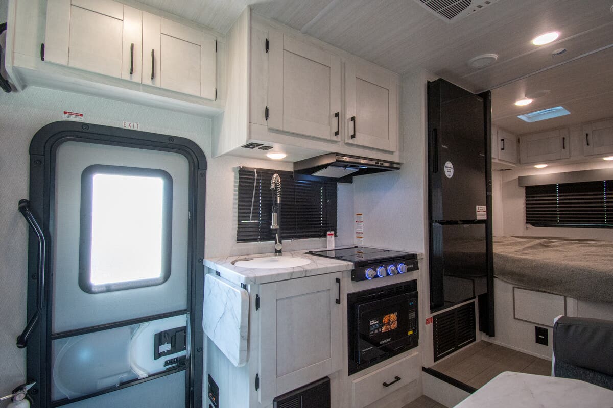 New 2026 EAST TO WEST Entrada 210NSC Motor Home Class C at Blue Compass ...