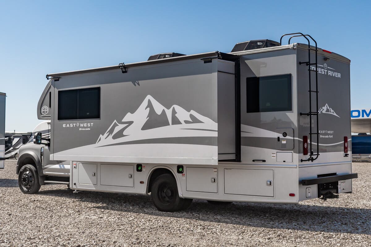 New 2026 EAST TO WEST Bravado 29S Motor Home Class C at Blue Compass RV ...