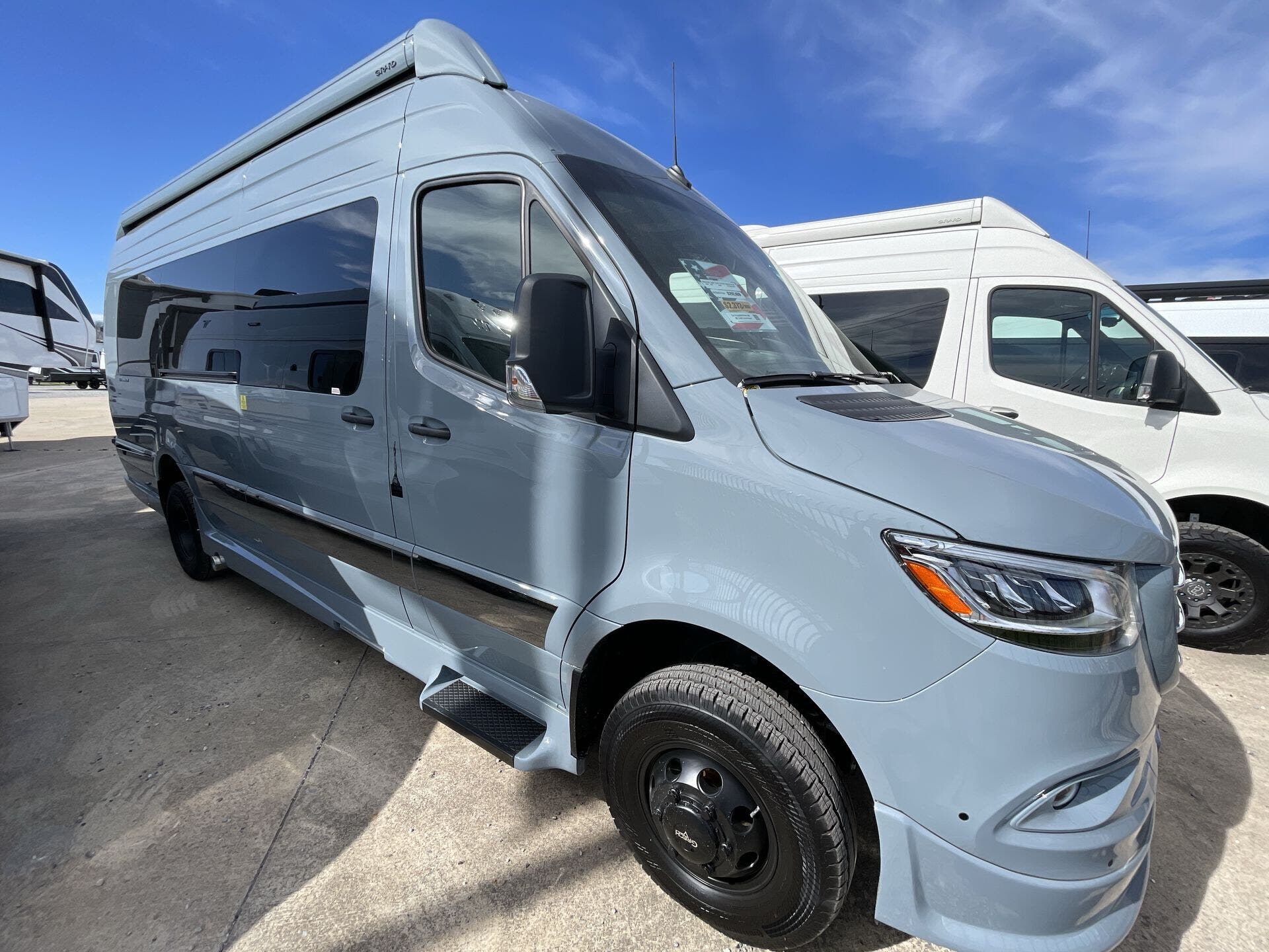 2027 Grech RV Strada-ion Tour AWD Blue Grey