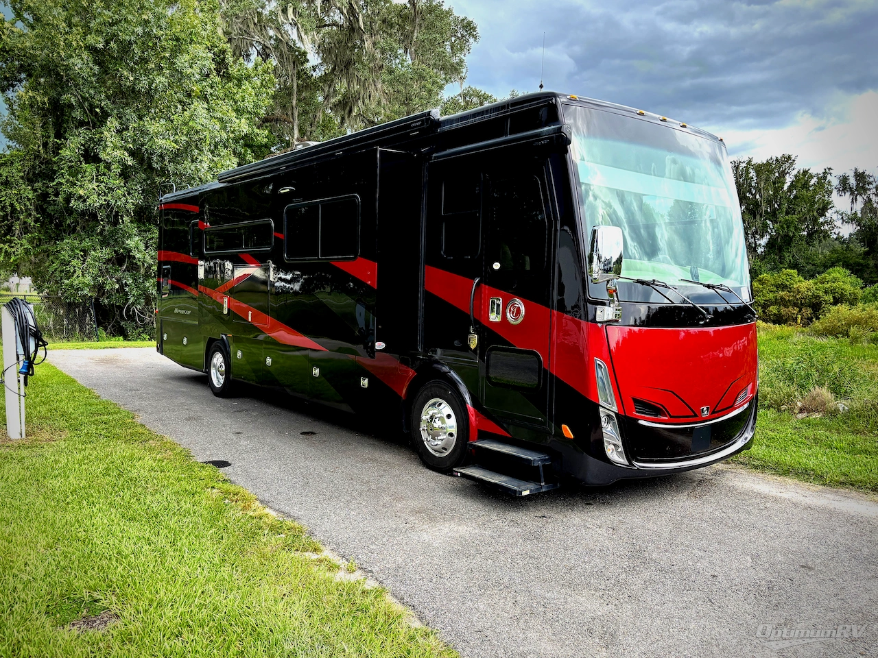 2022 Tiffin Allegro Breeze — front three-quarter view